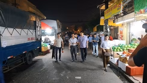 cu tri ha noi buc xuc tinh trang bao ke cac cho ben xe hinh 1