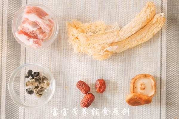 Trời lạnh, 10 trẻ thì 9 bé ho, mẹ chế biến ngay món súp này, đảm bảo HẾT NGAY CẢM LẠNH, HO HẮNG chỉ sau 1 bát!