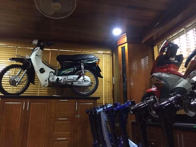 choang vang dan "huyen thoai" honda dream dat gia tien ty o ha noi hinh anh 18