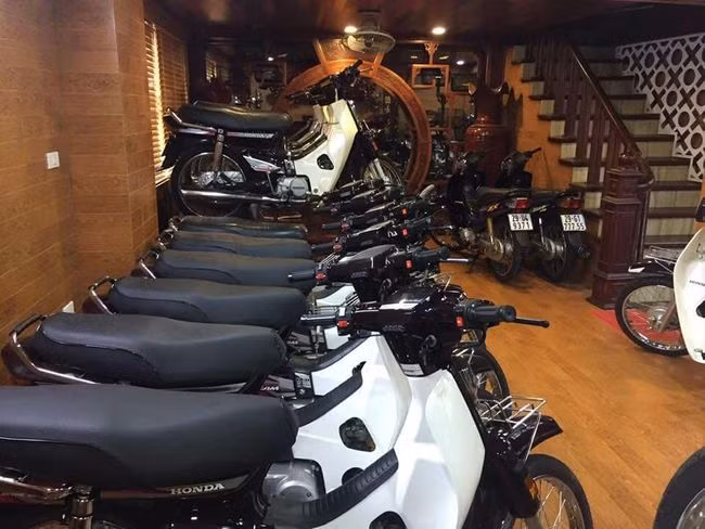 choang vang dan "huyen thoai" honda dream dat gia tien ty o ha noi hinh anh 7