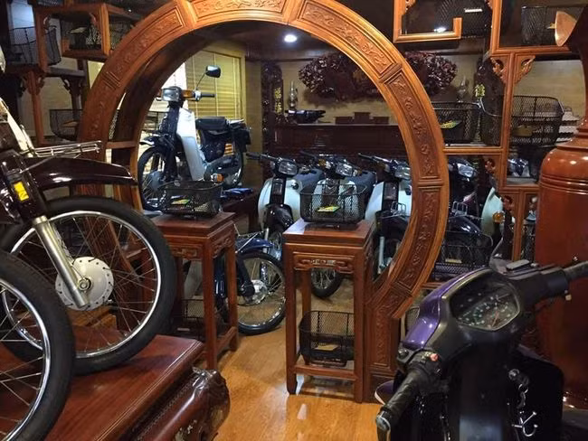 choang vang dan "huyen thoai" honda dream dat gia tien ty o ha noi hinh anh 11