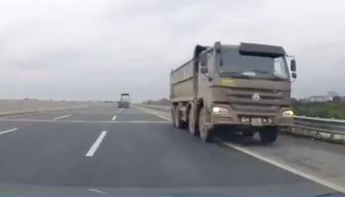 Nhung ke ngu xuan di nguoc chieu: Than chet chua goi ten nen chua biet so &nbsp; hinh anh 1