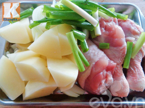 Gà hầm sốt cà chua đơn giản mà ngon mê