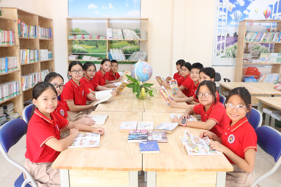 Thư viện rộng rãi, khang trang tại Trường Tiểu học Tam Hiệp.