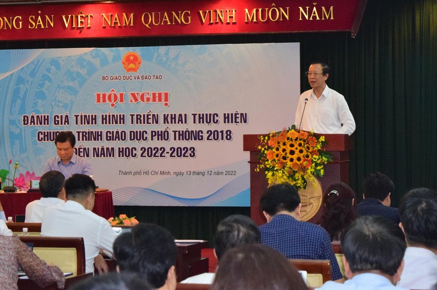 Thứ trưởng Phạm Ngọc Thưởng chia sẻ, trao đổi các vấn đề với các địa phương. Thứ trưởng Phạm Ngọc Thưởng chia sẻ, trao đổi các vấn đề với các địa phương.