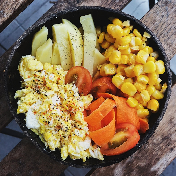 Hạnh Phúc cho rằng cách chế biến món ăn hạn chế dầu mỡ và gia vịkhông chỉ tốt cho sức khỏe mà còngiúp thực phẩm giữ được vị ngon nguyên bản. Cô gái độc thân tốn 7 triệu đồng tiền chợ mỗi tháng - 6