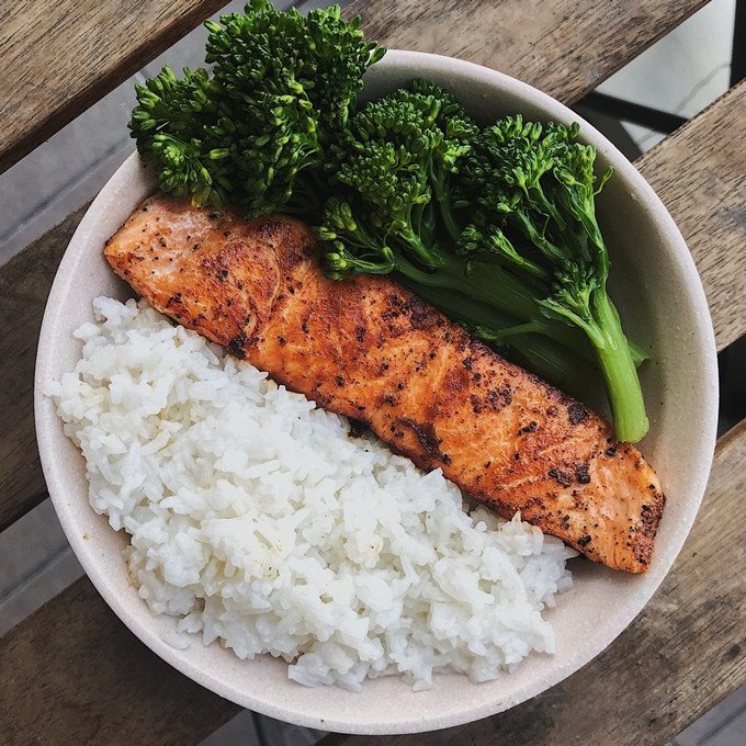 Khi đã quen, đôi lúc cô chỉ nêm muối và tiêu cũng thấy món ăn vừa miệng. Cô gái độc thân tốn 7 triệu đồng tiền chợ mỗi tháng - 5