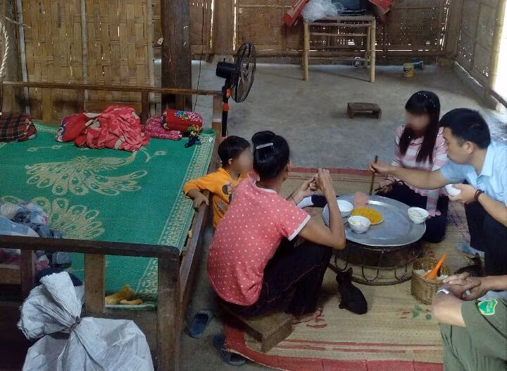 Cô gái 20 tuổi trở về sau 7 năm sống trong “địa ngục trần gian”, may mắn được “soái ca” cứu giúp ở xứ người