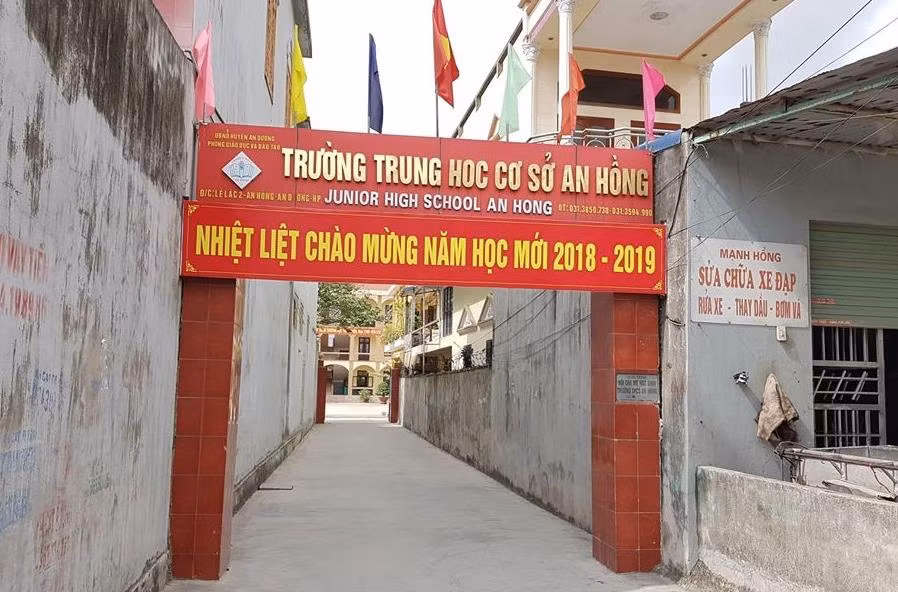 Chấn chỉnh Phó hiệu trưởng đánh học sinh vì bị xúc phạm