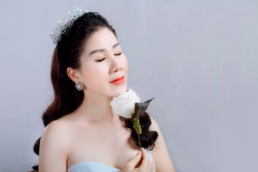 nang dau ke chuyen me chong 42 tuoi vua tre dep, vua xi tin khien ai cung xuyt xoa ghen ty hinh anh 2