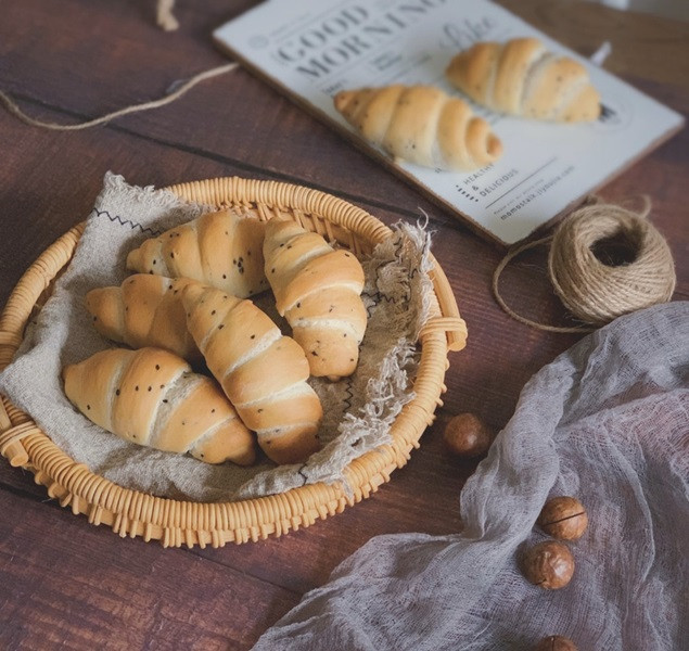 Tôi cứ ngỡ làm bánh sừng bò khó lắm, hóa ra lại dễ đến thế này! - Ảnh 5. Tôi cứ ngỡ làm bánh sừng bò khó lắm, hóa ra lại dễ đến thế này! - Ảnh 5.
