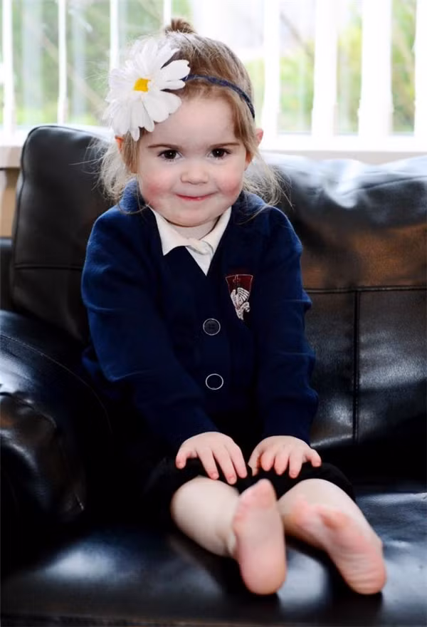 Scarlett đáng thương với căn bệnh quái ác chỉ có 160 người trên thế giới mắc phải