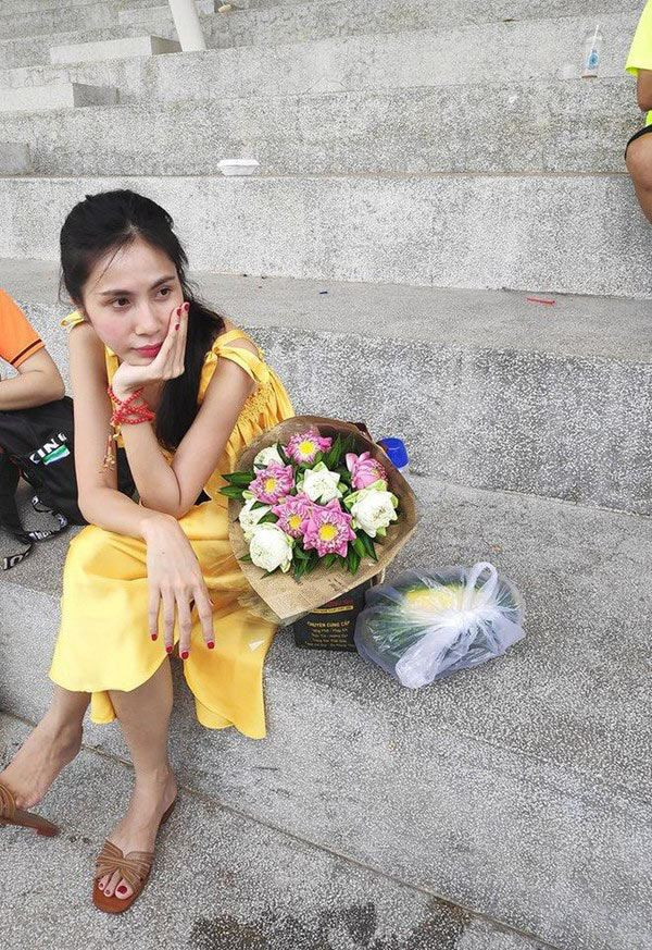 Elly Trần khoe vóc dáng cực đẹp nhưng chi tiết này khiến người hâm mộ lo lắng ảnh 5 van rat dep nhung buc hinh nay da to ro voc dang gay roc dang bao dong cua elly tran - 6