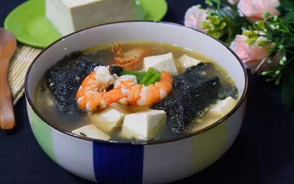 Những món canh vừa bổ máu, thải độc, chữa nhiều bệnh cực tốt ảnh 2 Những món canh vừa bổ máu, thải độc, chữa nhiều bệnh cực tốt - ảnh 3