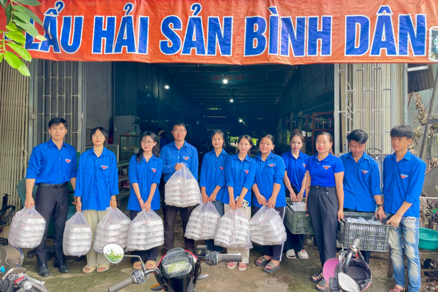 Các đoàn viên, thanh niên hết mình vì một kỳ thi thành công. Các đoàn viên, thanh niên hết mình vì một kỳ thi thành công.