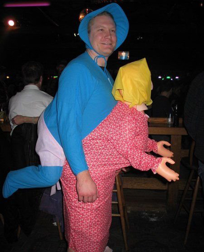 Nóng chảy mỡ, chị em tìm cách tắm nắng mọi lúc mọi nơi hình ảnh 3 nong chay mo, chi em tim cach tam nang moi luc moi noi hinh anh 3