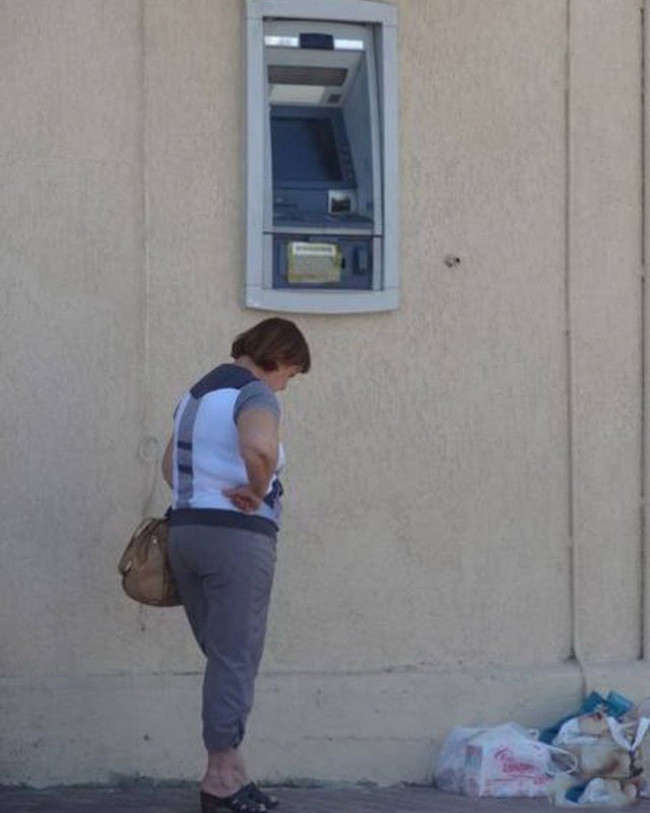 Nóng chảy mỡ, chị em tìm cách tắm nắng mọi lúc mọi nơi hình ảnh 14 nong chay mo, chi em tim cach tam nang moi luc moi noi hinh anh 14