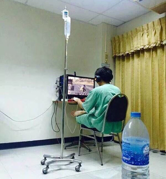 Nóng chảy mỡ, chị em tìm cách tắm nắng mọi lúc mọi nơi hình ảnh 9 nong chay mo, chi em tim cach tam nang moi luc moi noi hinh anh 9