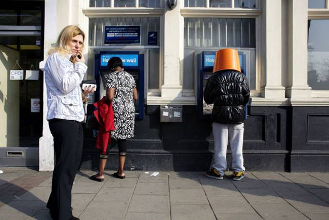 Nóng chảy mỡ, chị em tìm cách tắm nắng mọi lúc mọi nơi hình ảnh 11 nong chay mo, chi em tim cach tam nang moi luc moi noi hinh anh 11