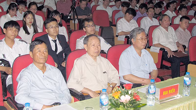 Các đại biểu tham dự buổi Lễ.