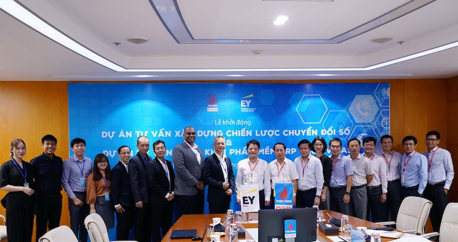 Đại diện PV GAS và đối tác EY xác nhận khởi động dự án “Tư vấn chiến lược Chuyển đổi số” và “Tư vấn triển khai phần mềm ERP” Đại diện PV GAS và đối tác EY xác nhận khởi động dự án “Tư vấn chiến lược Chuyển đổi số” và “Tư vấn triển khai phần mềm ERP”