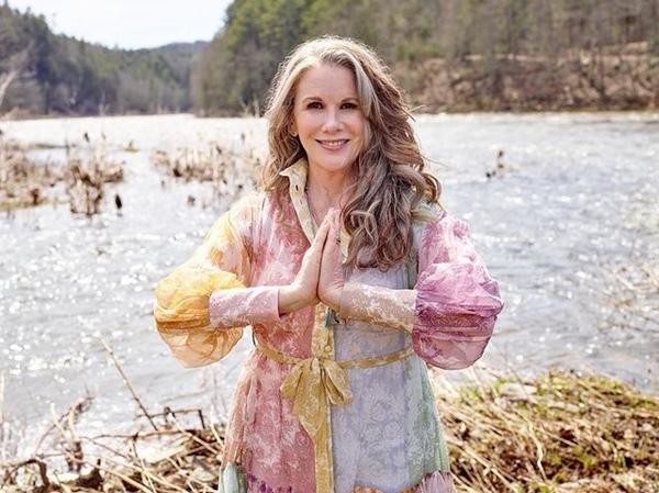 Melissa Gilbert hiện tại bình yên với cuộc sống thôn quê. Melissa Gilbert hiện tại bình yên với cuộc sống thôn quê.