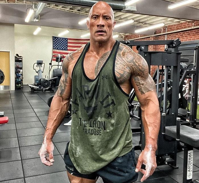 Dwayne Johnson phải trải qua nhiều khổ luyện cùng cực.