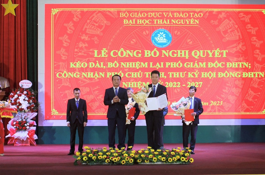 Công nhận PGS.TS Nguyễn Thanh Hà giữ chức vụ Phó Chủ tịch Hội đồng Đại học Thái Nguyên. Công nhận PGS.TS Nguyễn Thanh Hà giữ chức vụ Phó Chủ tịch Hội đồng Đại học Thái Nguyên.