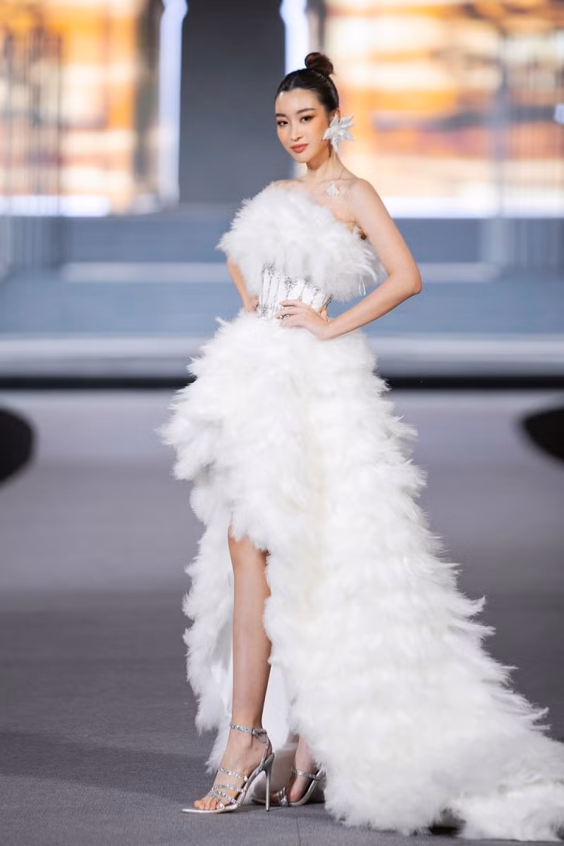 Bùng nổ đêm thời trang Miss World Việt Nam 2022 ảnh 2