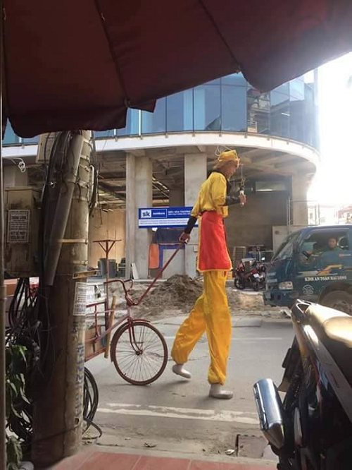 Tôn Ngộ Không chân dài.