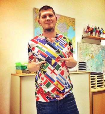 Muhamed Mesic có khả năng nói trôi chảy 56 ngôn ngữ. nguoi-dan-ong-32-tuoi-noi-thanh-thao-56-thu-tieng