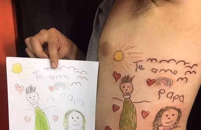Rơi nước mắt câu chuyện ông bố trẻ xăm lên mình bức tranh cuối cùng của con gái