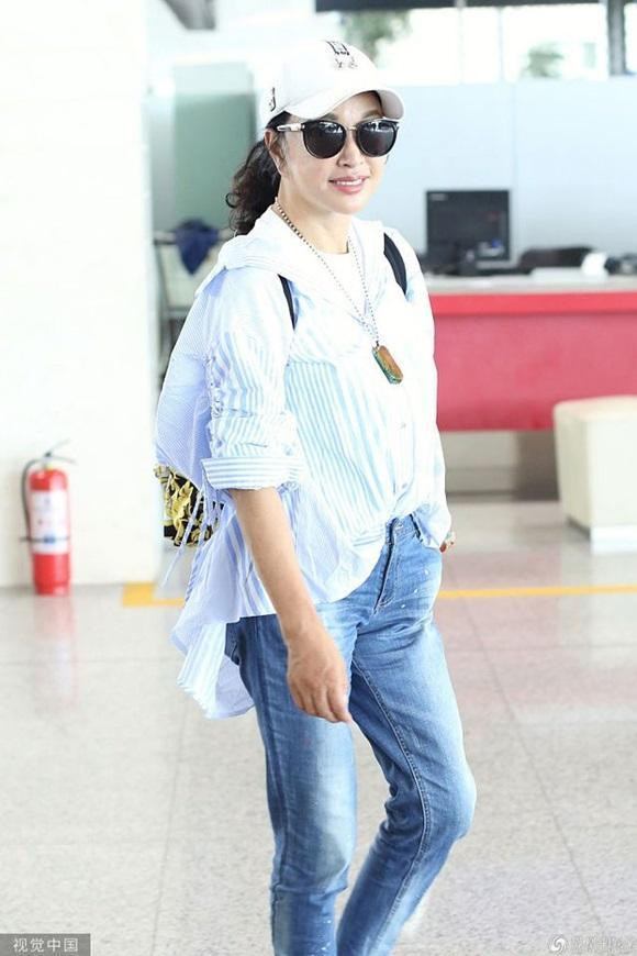 Lưu Hiểu Khánh khiến bao người ngưỡng mộ vì sự trẻ trung. Lưu Hiểu Khánh khiến bao người ngưỡng mộ vì sự trẻ trung.