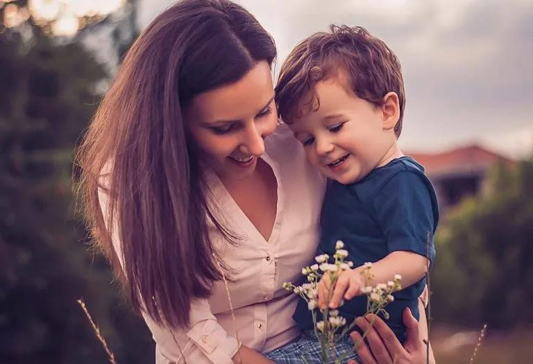 Ngó lơ khi con nói 'không yêu mẹ nữa', tôi suýt phải trả giá