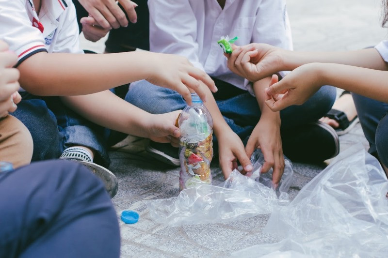 Tái chế rác thành "vật liệu xây dựng" ...