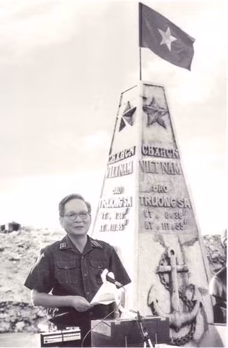 Dai tuong Le Duc Anh va loi the quyet tam bao ve bang duoc quan dao Truong Sa hinh anh 1