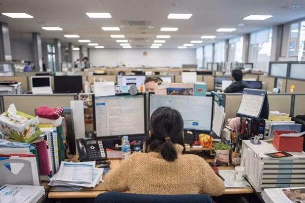 3 vat "hut tien" sang dat ban lam viec chieu gap may, su nghiep len nhu dieu gap gio - 3