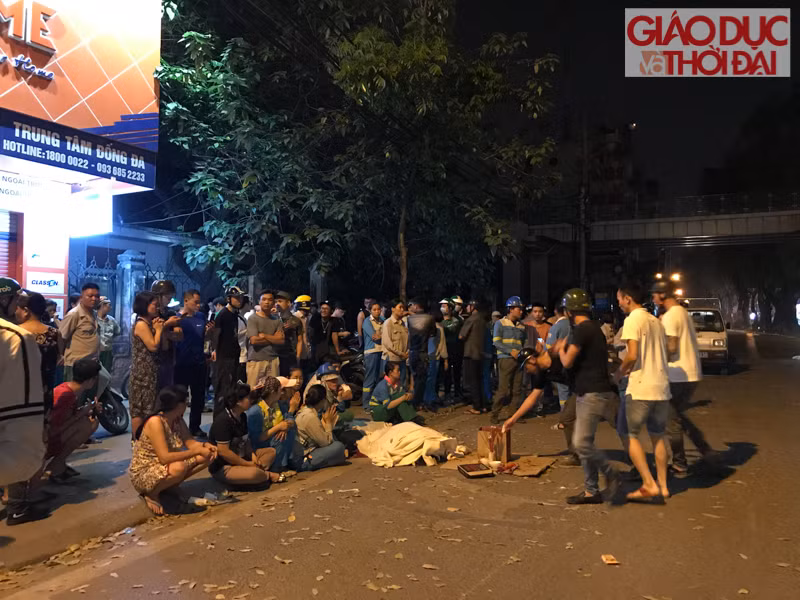 Hiện trường "xe điên" đâm liên hoàn khiến 1 công nhân môi trường tử vong tại chỗ.