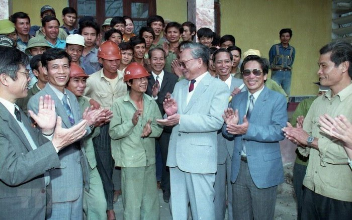 Hình ảnh về hoạt động đối nội của nguyên Chủ tịch nước Lê Đức Anh ảnh 15 Hình ảnh về hoạt động đối nội của nguyên Chủ tịch nước Lê Đức Anh ảnh 15