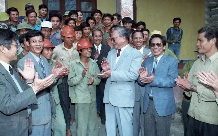 Hình ảnh về hoạt động đối nội của nguyên Chủ tịch nước Lê Đức Anh ảnh 15