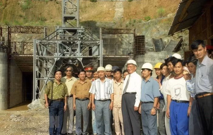 Hình ảnh về hoạt động đối nội của nguyên Chủ tịch nước Lê Đức Anh ảnh 24