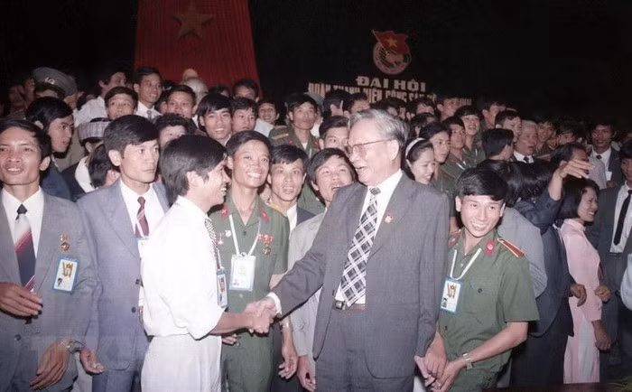 Hình ảnh về hoạt động đối nội của nguyên Chủ tịch nước Lê Đức Anh ảnh 11