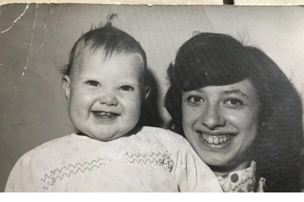 Kinh hoàng mẹ ruột giấu xác con trong thùng rác ảnh 1 Kinh hoàng mẹ ruột giấu xác con trong thùng rác