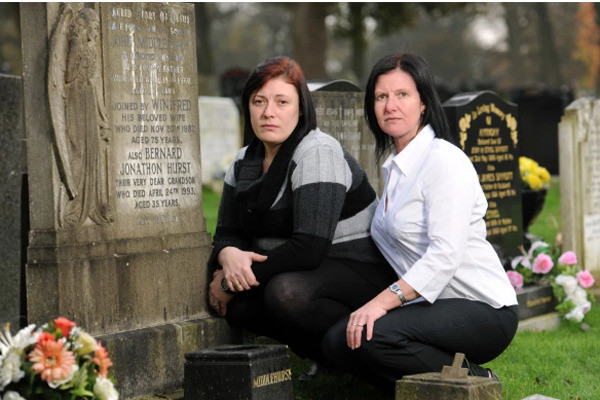 Kinh hoàng mẹ ruột giấu xác con trong thùng rác ảnh 5 Kinh hoàng mẹ ruột giấu xác con trong thùng rác