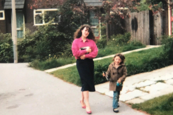 Kinh hoàng mẹ ruột giấu xác con trong thùng rác ảnh 2 Kinh hoàng mẹ ruột giấu xác con trong thùng rác