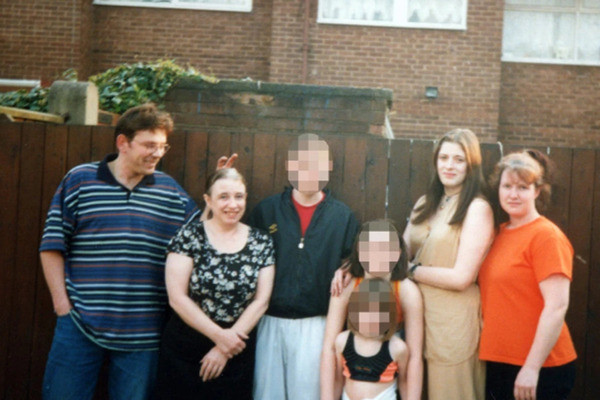 Kinh hoàng mẹ ruột giấu xác con trong thùng rác ảnh 4 Kinh hoàng mẹ ruột giấu xác con trong thùng rác