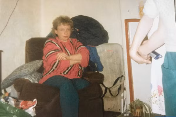 Kinh hoàng mẹ ruột giấu xác con trong thùng rác