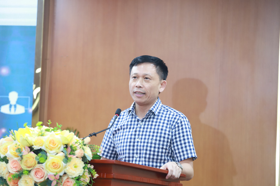 PGS.TS Nguyễn Thành Lợi - Tổng Biên tập Báo Kinh tế và Đô thị phát biểu tham luận tại hội thảo. PGS.TS Nguyễn Thành Lợi - Tổng Biên tập Báo Kinh tế và Đô thị phát biểu tham luận tại hội thảo.