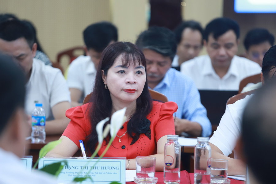 PGS.TS Đặng Thị Thu Hương - Phó Hiệu trưởng Trường ĐH KHXH&NV (ĐHQG Hà Nội). PGS.TS Đặng Thị Thu Hương - Phó Hiệu trưởng Trường ĐH KHXH&NV (ĐHQG Hà Nội).