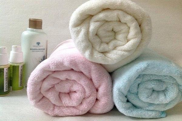 Ai cũng quen tay giặt khăn tắm thế này, bảo sao khăn nhanh thành... giẻ lau, tốn tiền hại da ảnh 5 ai cung quen tay giat khan tam the nay, bao sao khan nhanh thanh... gie lau, ton tien hai da - 5